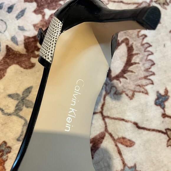 CALVIN KLEIN BLACK AND WHITE PUMPS LIKE NEW SZ 10M - Picture 6 of 9